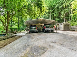 1245/1239 Ridgeview Dr, Clinton, TN 37716