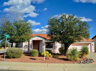 166 N Wellspring Dr, Green Valley, AZ 85614