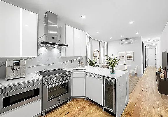 2nd image of 1436 Pacific St #6