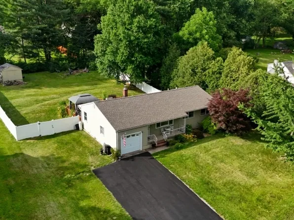13 Marudy Dr, Clinton Town, NJ 08809