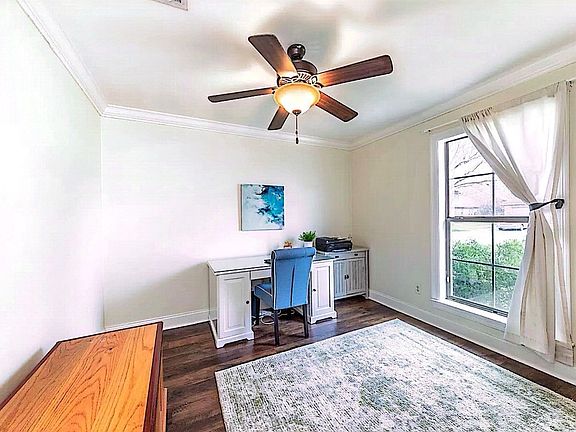 4th image of 140 Country Garden Ln