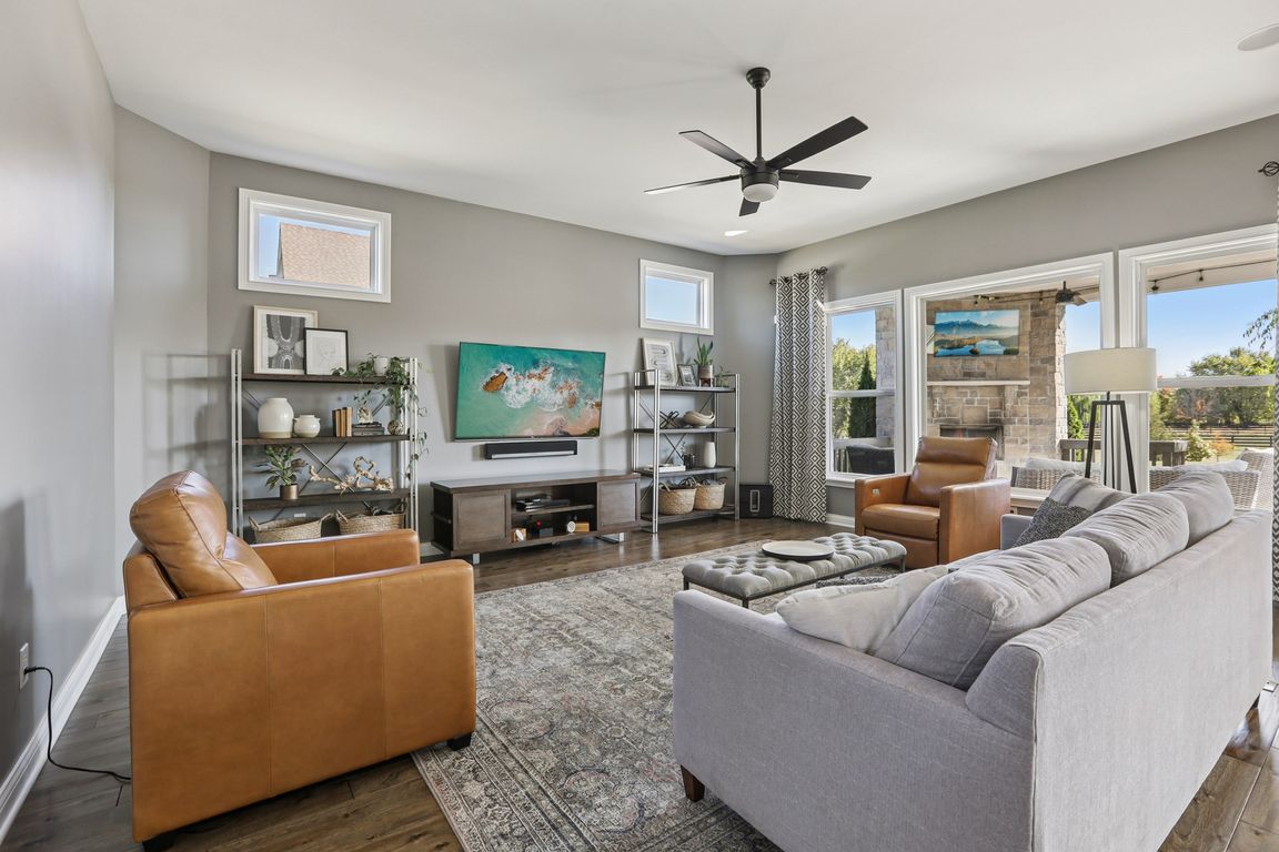 next background image