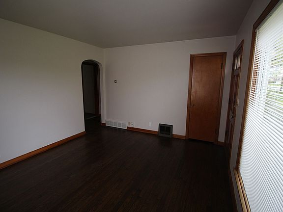5th image of 9515 W Lisbon Ave