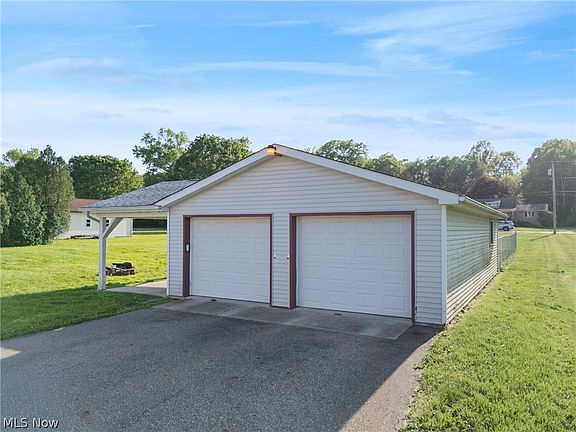 4th image of 13638 Morgan Ave