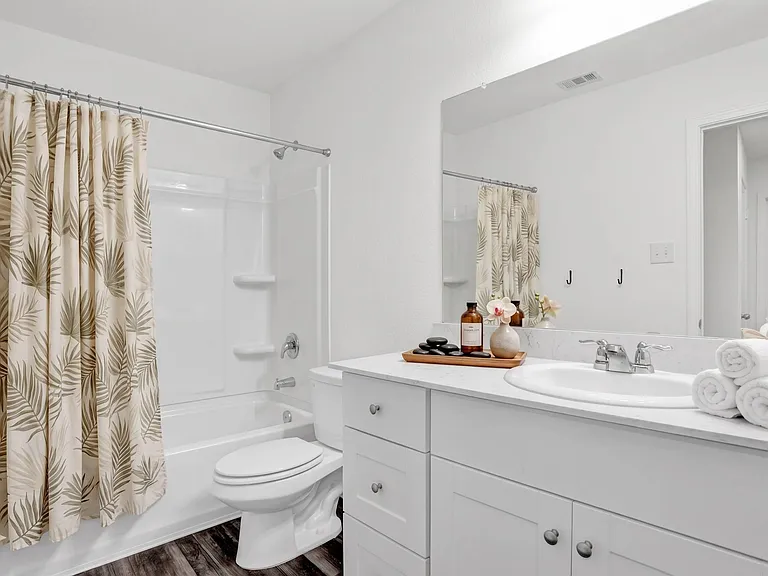 2117 Hamilton St — Photo 13
