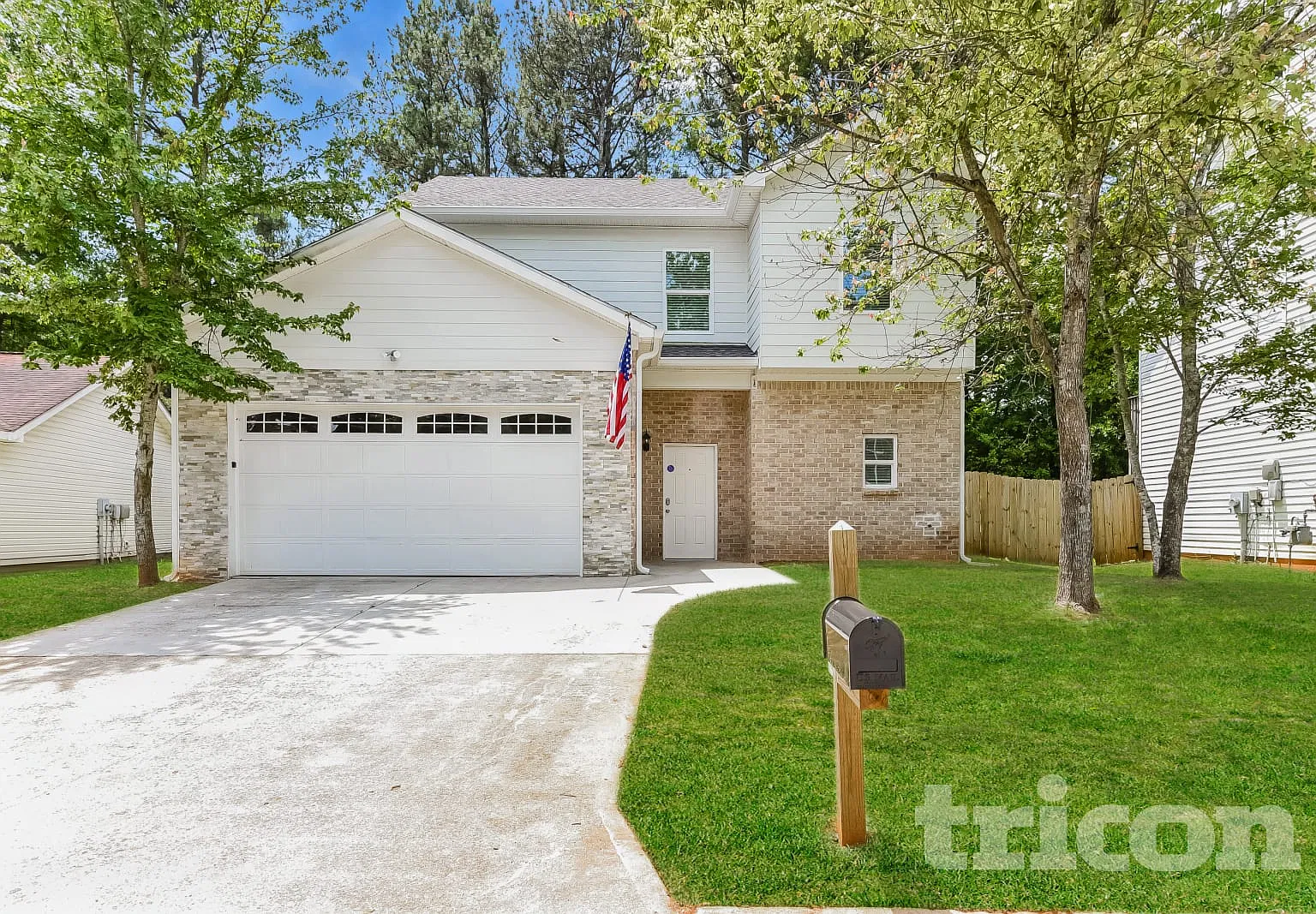 2433 Rambling Way Lithonia GA — Photo 1