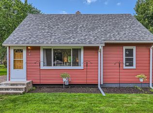 69 Ferndale St N, Maplewood, MN 55119