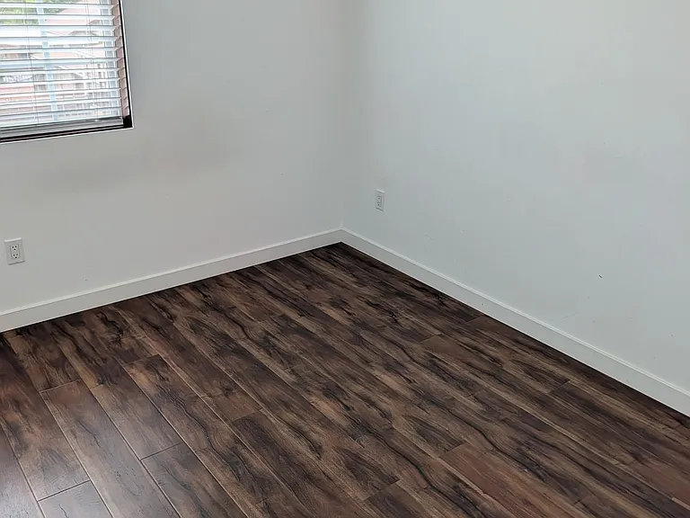 13715 Fellows Ave — Photo 12