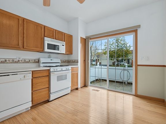 4th image of 20961 W Blossom Ln