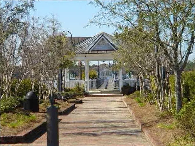 2118 Hartfords Bluff Ln — Photo 26