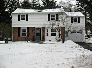 130 Oakridge Dr, Rochester, NY 14617