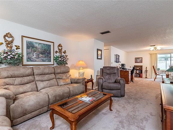 3rd image of 16118 Northglenn Dr