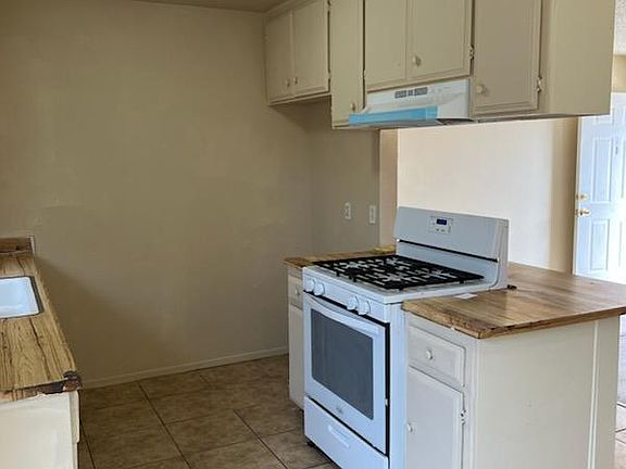 3rd image of 17408 Sequoia St APT D