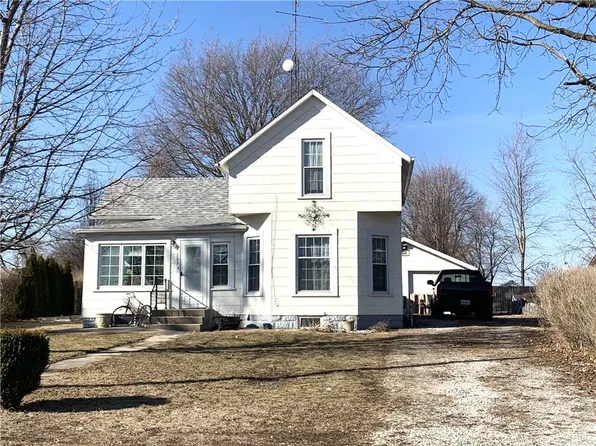 203 Mary St, Rosamond, IL 62083