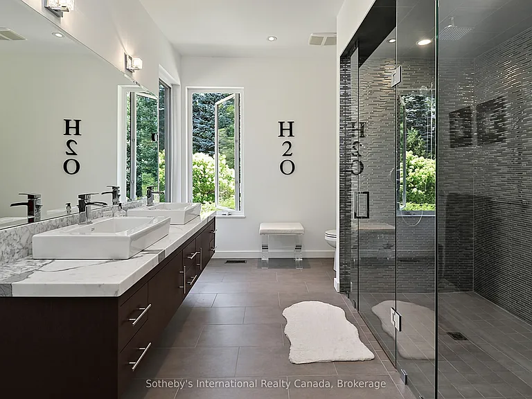 4 Holly Ct — Photo 22