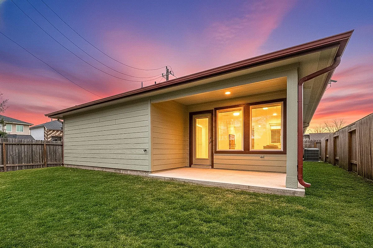 Building Photo - 12902 Wempe Way