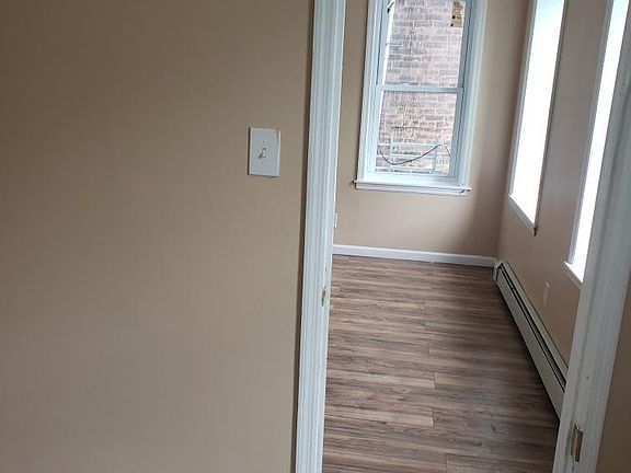 4th image of 104 Renwick St Floor 3