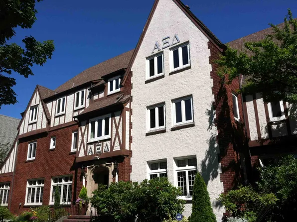 1616 NE 50th St, Seattle, WA 98105