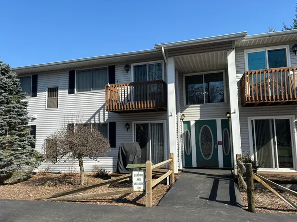 682 W Middle St APT 5, Chelsea, MI 48118