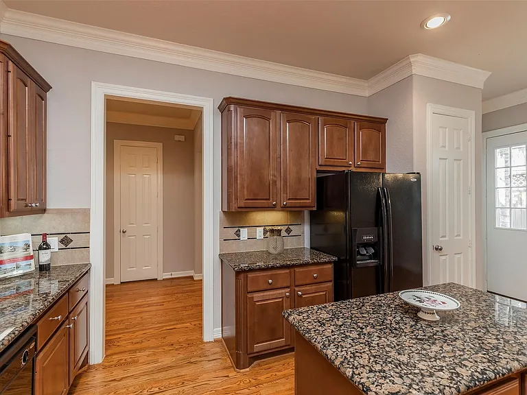 10126 Holly Chase Dr — Photo 18
