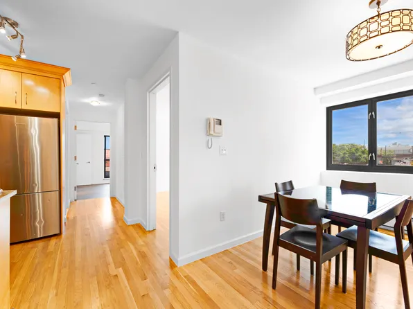 2570 East 17th Street image 19 of 25