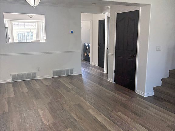 4th image of 884 Liberty Ln