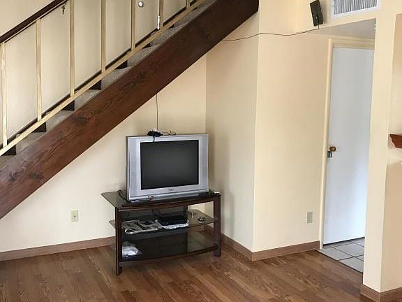 5th image of 2844 E Waltann Ln Unit 1