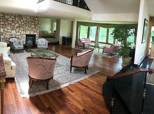 30 Harbour Rd, Kings Pt, NY 11024