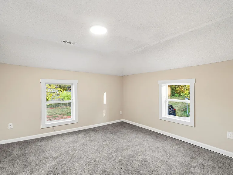 1310 Oakwood Ave — Photo 13