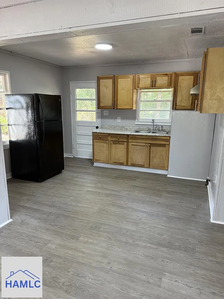 2 bed, 1.0 bath, 1000 sqft, $1,000 — Photo 2