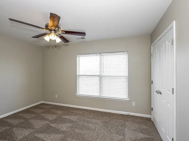 1733 Larne Cir — Photo 11