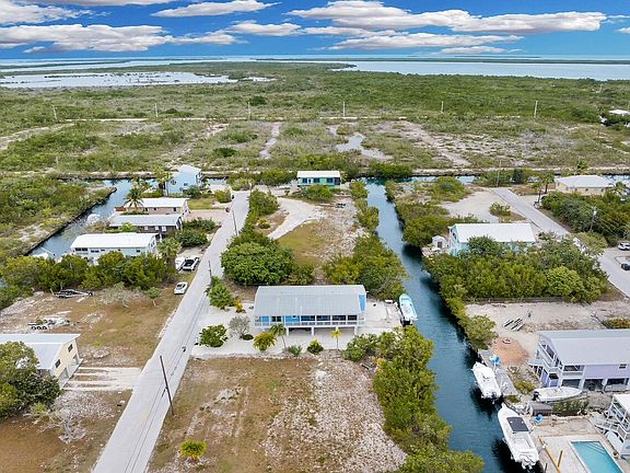 3rd image of 3633 Blue Lagoon St