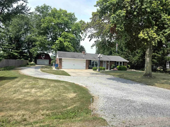 9411 Roberts Rd, Woodburn, IN 46797