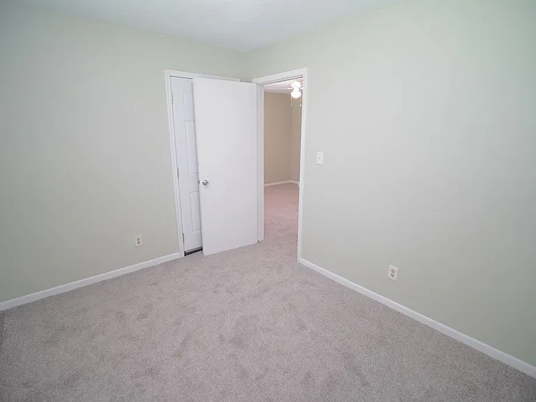 2304 Hartsfield Ct #B — Photo 22