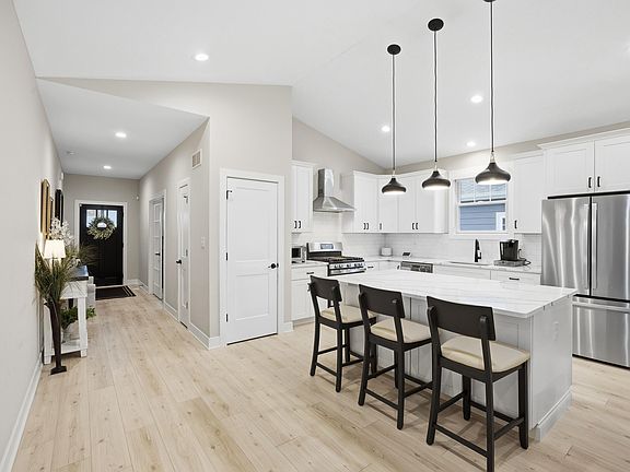 3rd image of 717 Verdano Ter