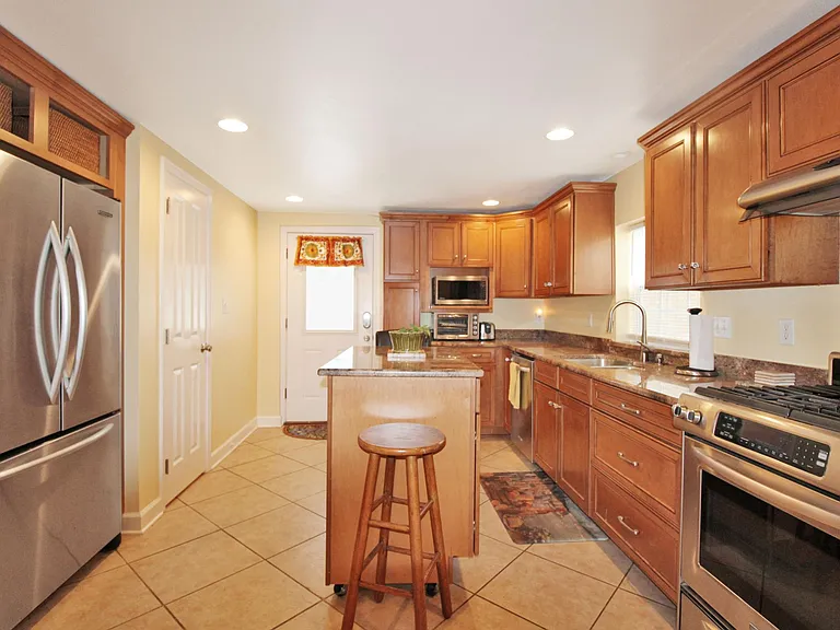 5520 Canal Blvd — Photo 8