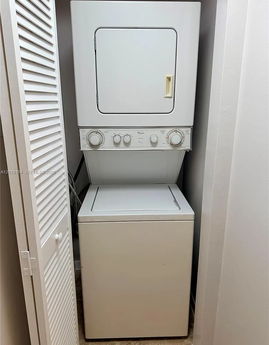 Bella Grand Condo — Photo 4