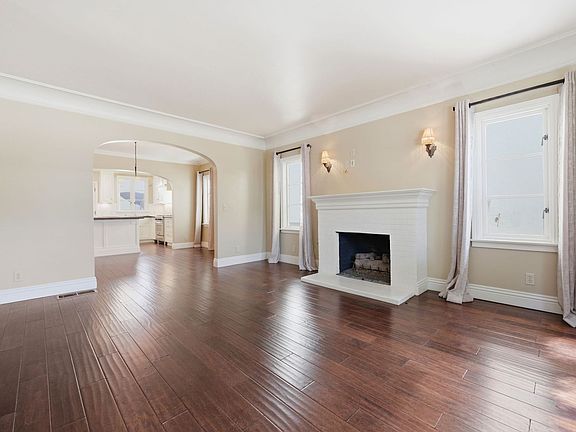 3rd image of 1520 Miramar Dr