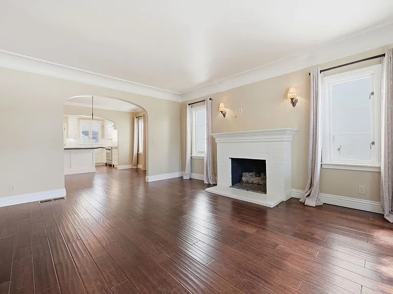 1520 Miramar Dr — Photo 3