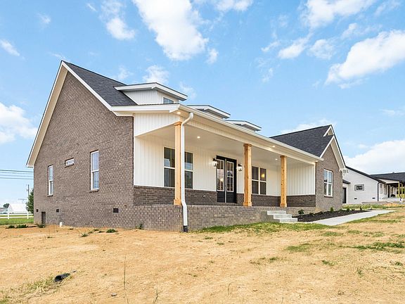 4th image of 118 Three Wood Ln