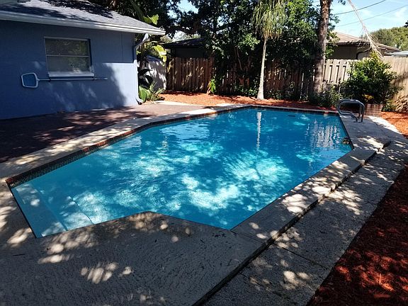 3rd image of 1895 Balboa Ln