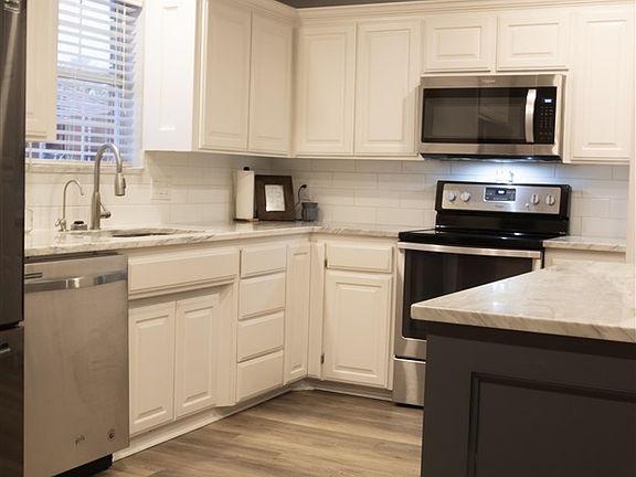 4th image of 4808 NE Bell Ave