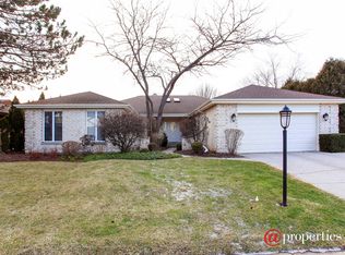 4327 Phyllis Dr, Northbrook, IL 60062