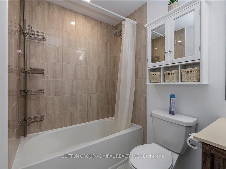 302 Essa Rd #418 — Photo 16