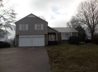 1143 Zion Church Rd, Hickory, NC 28602