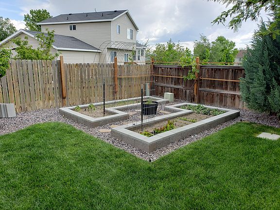 4th image of 361 W 2280th St N