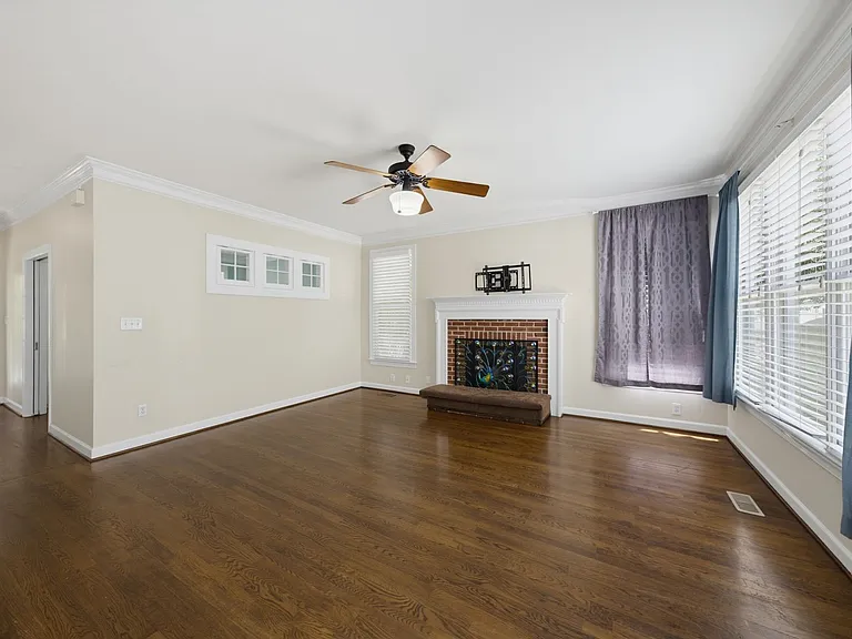 102 Parkside Cir — Photo 24