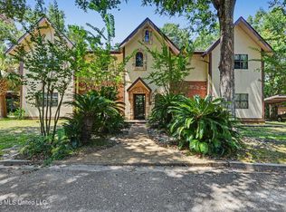 530 N 2nd St, Bay Saint Louis, MS 39520