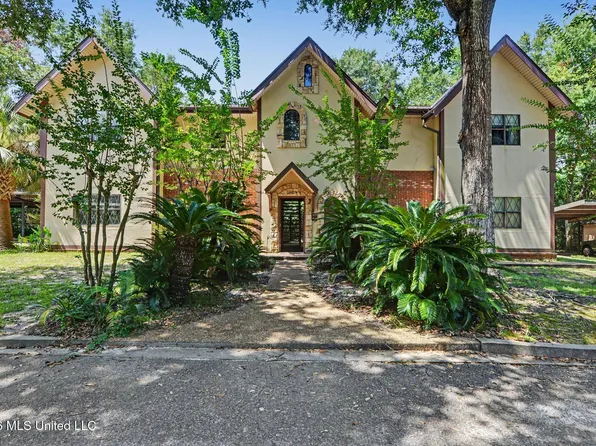 530 N 2nd St, Bay Saint Louis, MS 39520