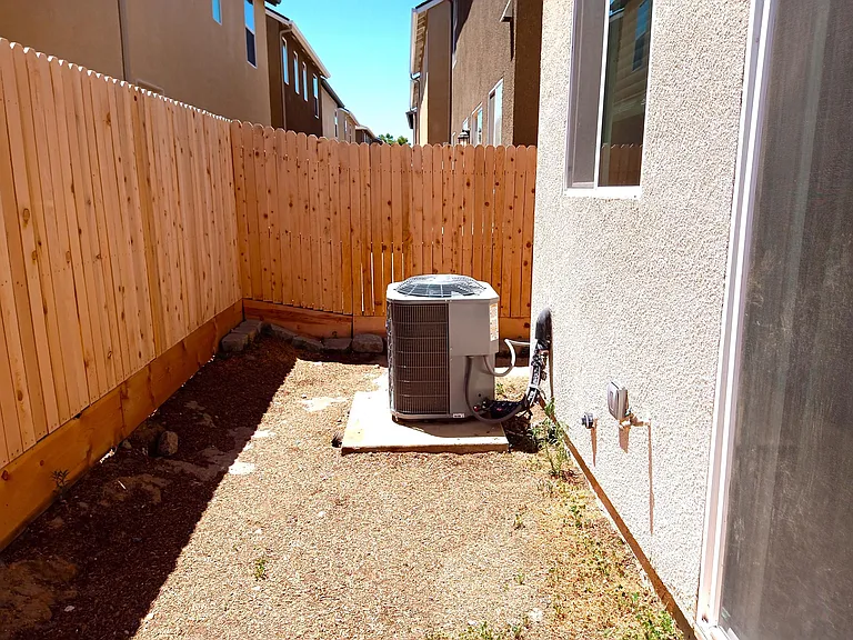 4244 Rutherford Ave — Photo 18